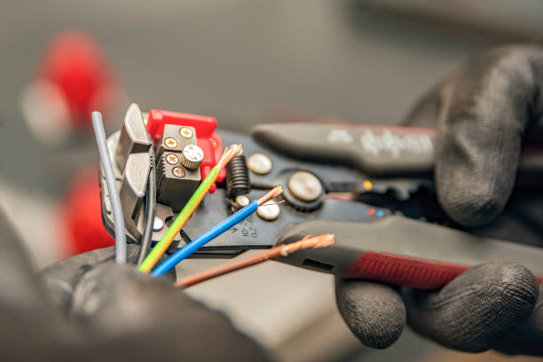 Best Local Electrician Companies  in Madera, CA